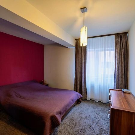 Quiet 3-Room Apt - 2 Parking Spaces - 5 Min Bus 플로레스티 외부 사진