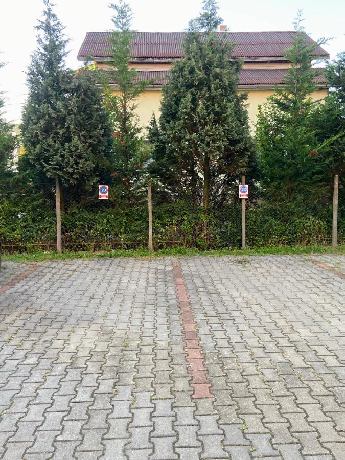 Quiet 3-Room Apt - 2 Parking Spaces - 5 Min Bus 플로레스티 외부 사진